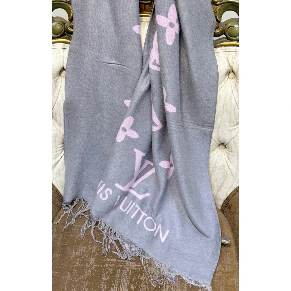 Flat $200 Sale Louis Vuitton Logomania Scarf Grey Pink Monogram Logo Fringed
